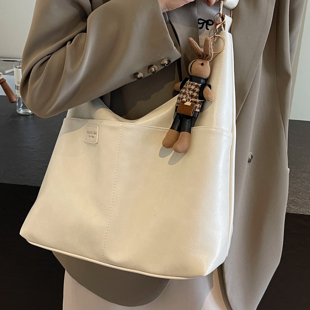 2025S Designer Women S Bag Cross For Women Large Capacity Solid Color Popular Winter New Style High End And Versatile Single Shoulder Tote Bag