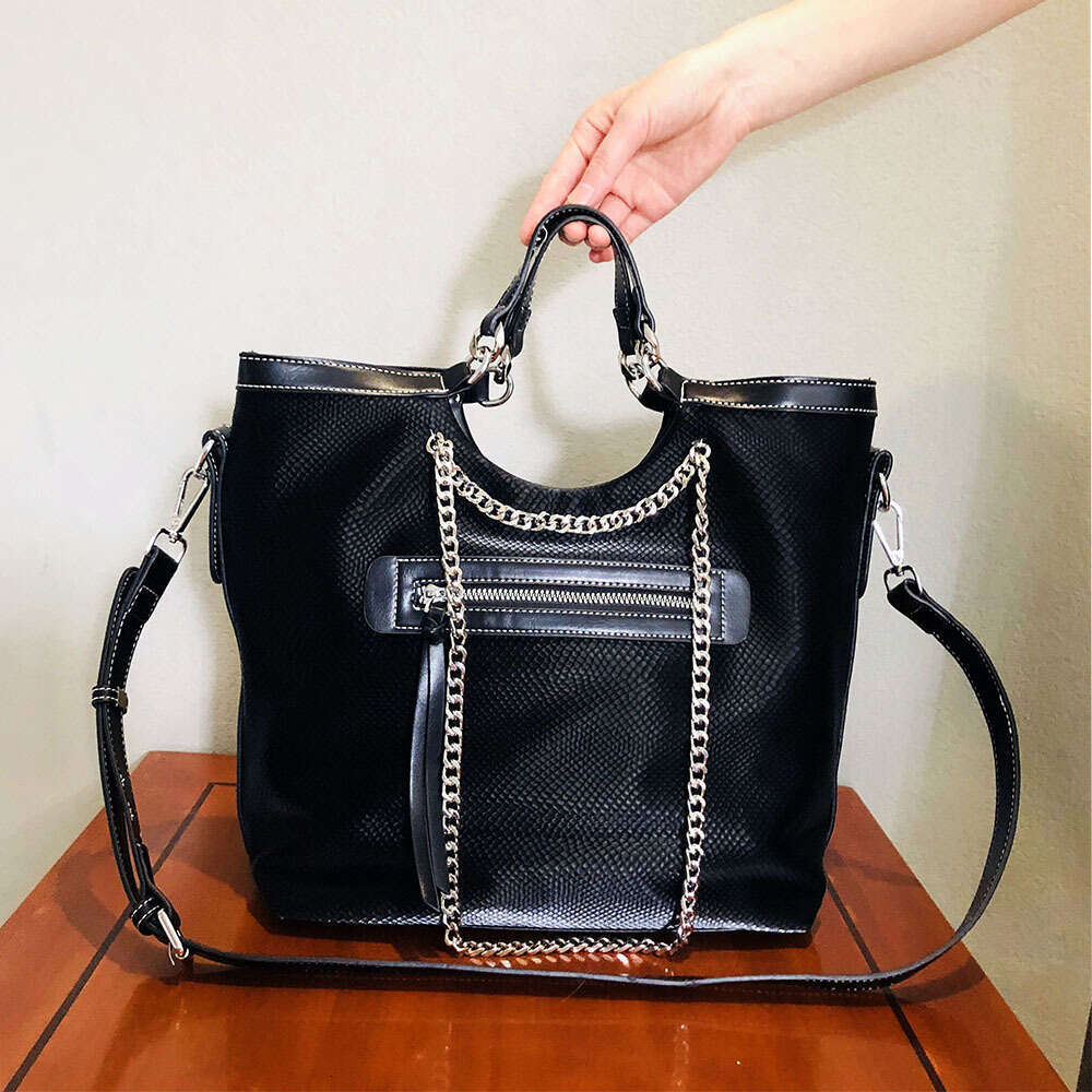 Backpack Instagram influencer tote for women new high-end leather large capacity armpit bag, stylish handbag, shoulder bag