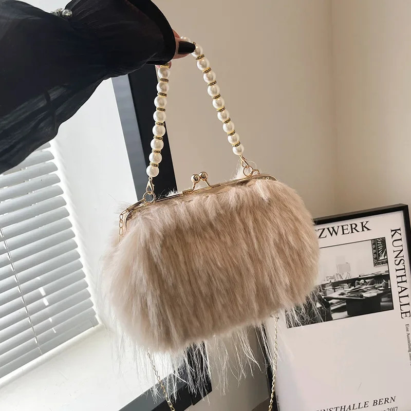 Beading Chain Womens Evening Plush Handbags Faux Fur Tassel Ladies Shoulder Bag Elegant Female Crossbody Bags Party Furry Purse 251110