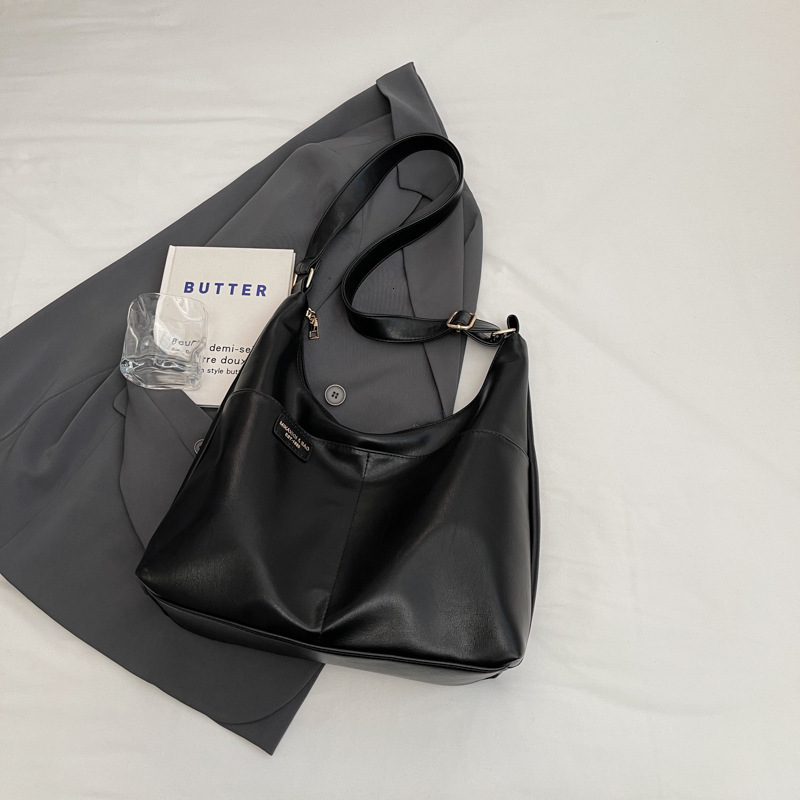 2025S Designer Women S Bag Cross For Women Large Capacity Solid Color Popular Winter New Style High End And Versatile Single Shoulder Tote Bag