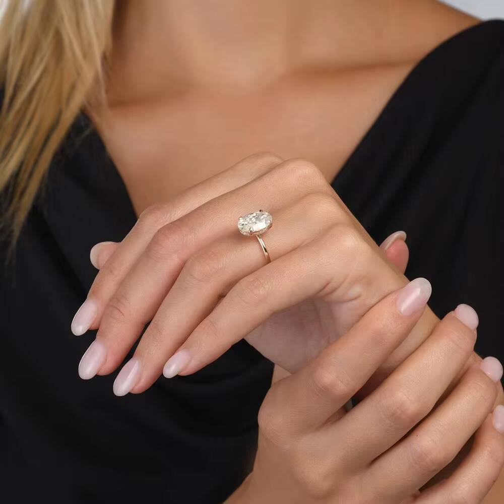 14k Gold Oval Crushed Ice 2ct Moissanite Engagement Ring for Women