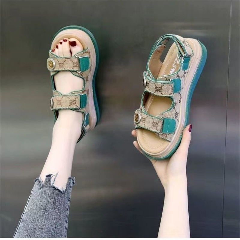free shipping designer sandals for women ladies2025 Summer New Flat bottomed Fashion Versatile Sports Non slip Beach Sandals Size 35-40 for daily wear