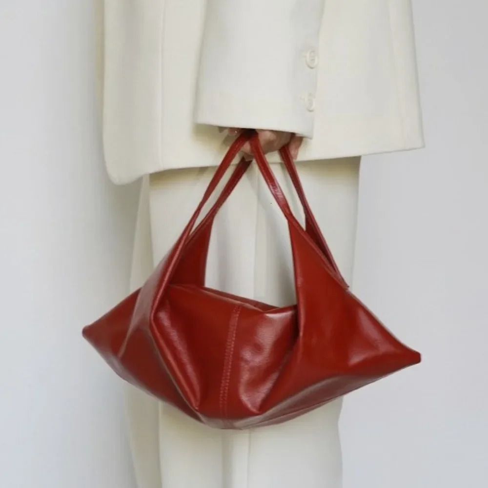 Soft Leather Croissant Crossbody Bag Commuting Vintage Lazy Style Shoulder Bag Korean Style Hobos Oil Wax Leather Handbag Travel 251112