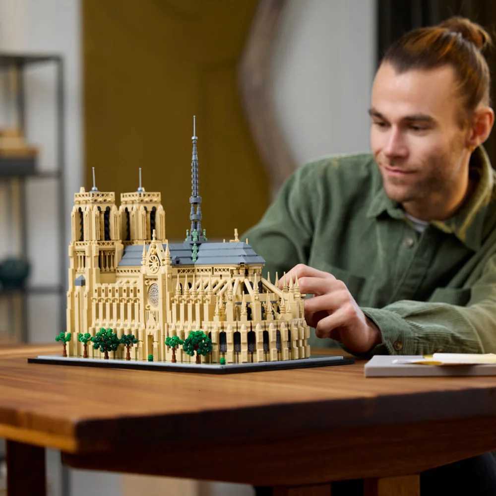 NotreDame de Paris Architectural Model Kit 21061 Collectible Building blocks Set for Adults Gift Idea for Lovers of History W251028