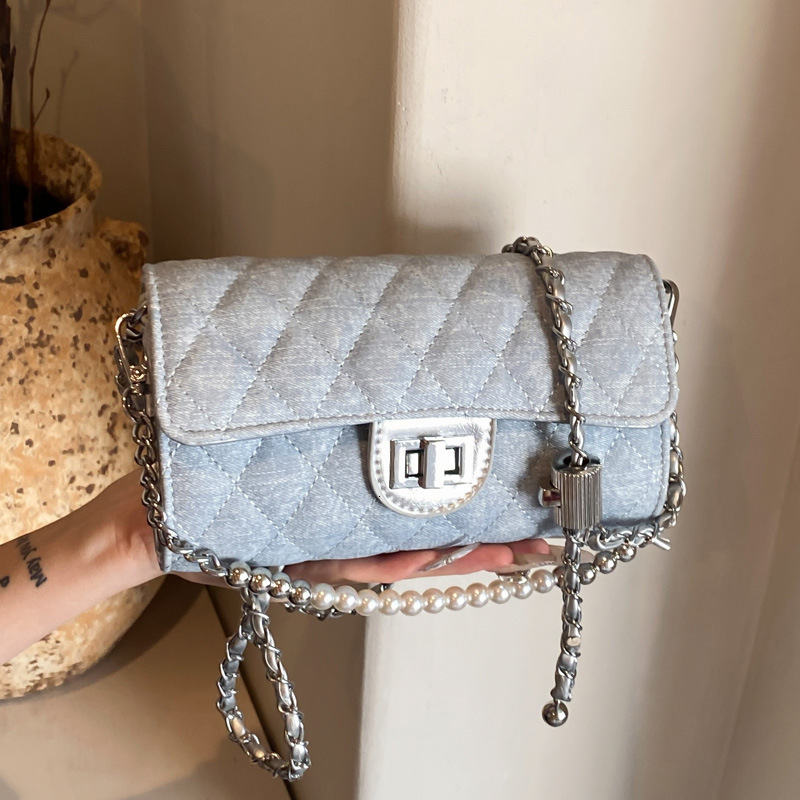 2025S Designer Women S Bag Summer New Lingge Embroidery Thread Fragrant Wind Chain Women S Lock Pearl Handheld Single Cross Shoulder Small Square Bag