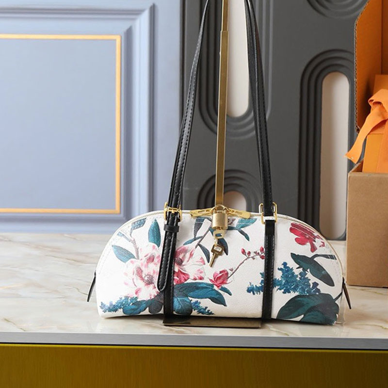 High Quality Designer Bag Luxurious Large Capacity Handbag Retro Shoulder Bag Coated Canvas Leather Zipper Opening And Closing Adjustable Bag Side Strap Armpit Bag