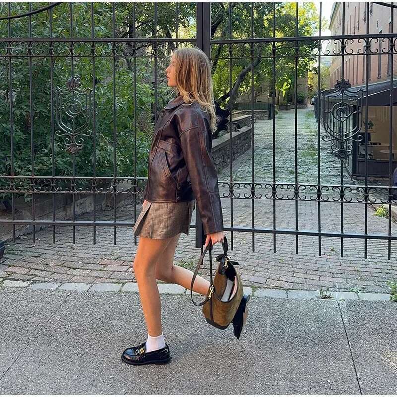 Designer Clothes Vintage Bury Faux Leather Jackets Long Sleeve Single Breasted Pockets Lapel Coats 2024 Autumn Wwinter New Lady Streetwears