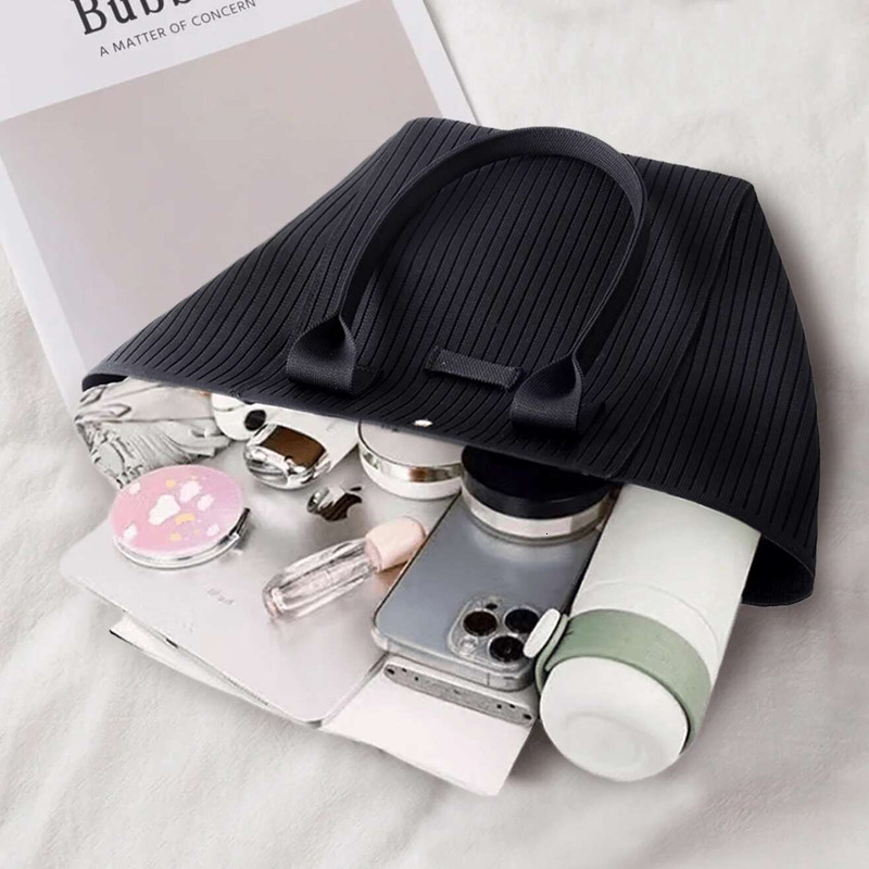 Large Capacity Women's Tote Classic Black Handbag Personalized Women Shoulder Shopping Bag