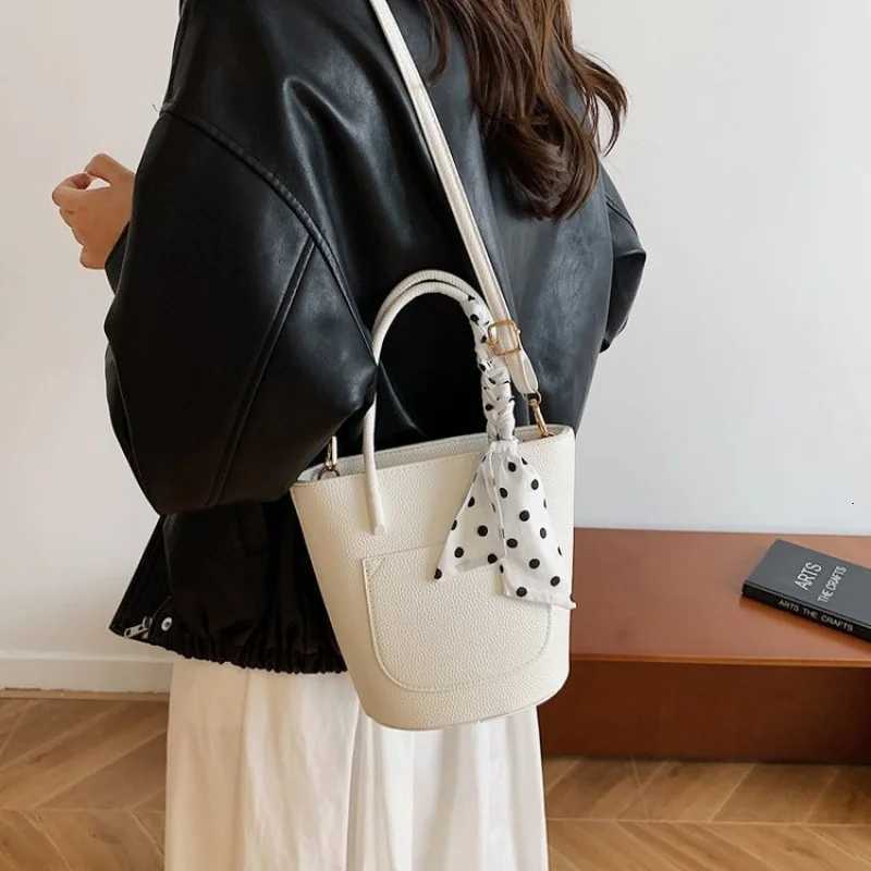 Ladies Handbag Leather Trendy FaMOUs Designer Elegant Craftwork Daily BagW251112