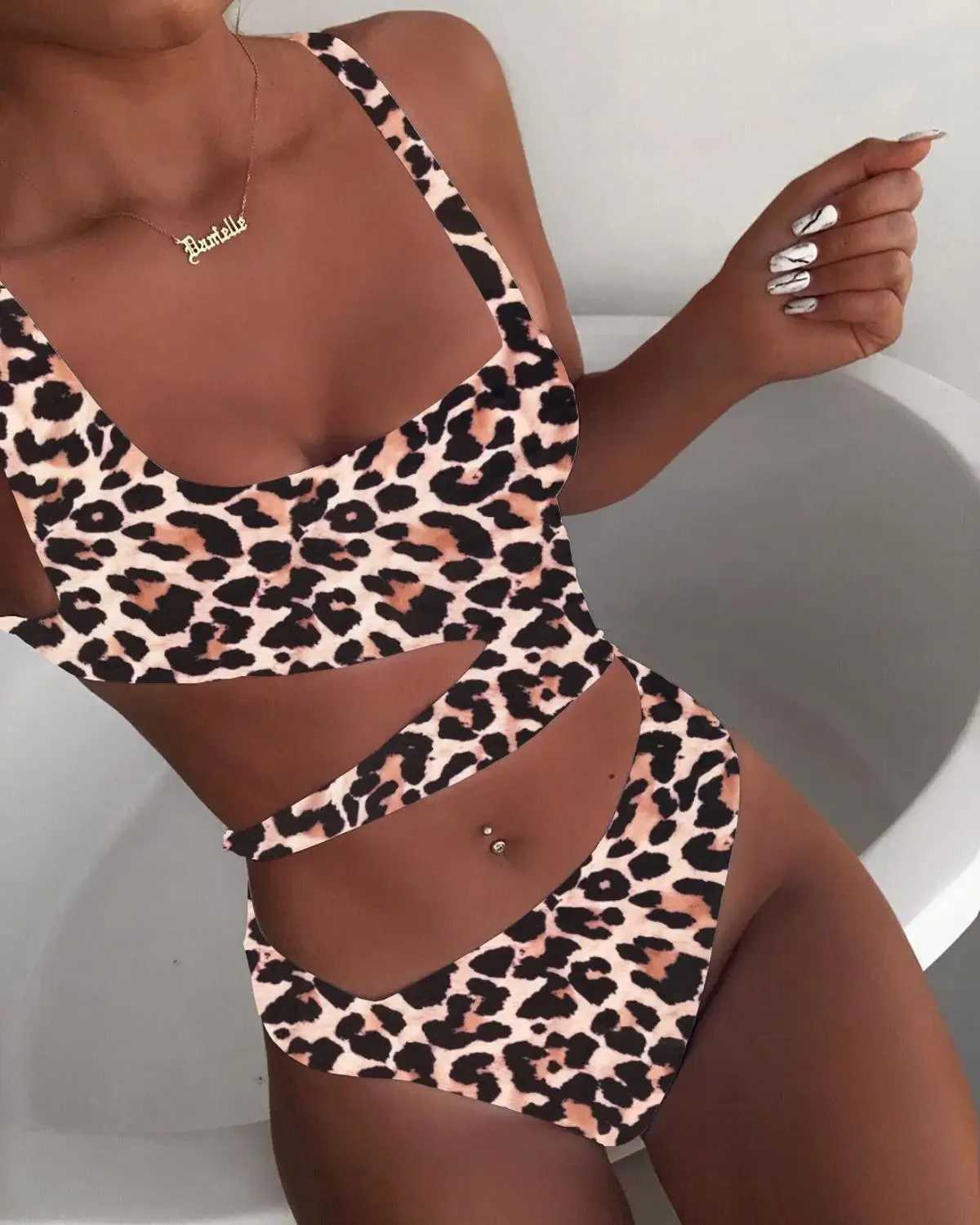 New Bikini Solid Colour One-piece Swimming Costume Female Hollow Swimsuit Swimming Suit for Women High Waist BikiniW251113