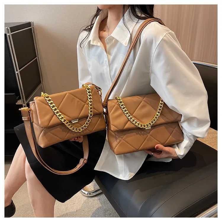 New WOMENS Bags Korean Version of the Lingge Chain Shoulder Bag Solid Color Messenger designer luxury Small Square Bag vip itaW251112