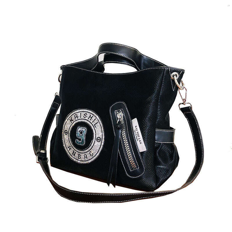 Backpack Trendy large capacity internet famous women's black new versatile tote bag, fashionable single shoulder crossbody bag for going out