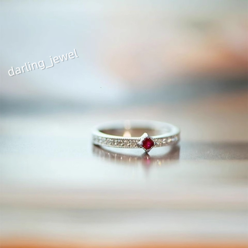 Hip hop style exquisite and elegant ring ring inlaid with womens versatile niche Instagram style factory direct sales