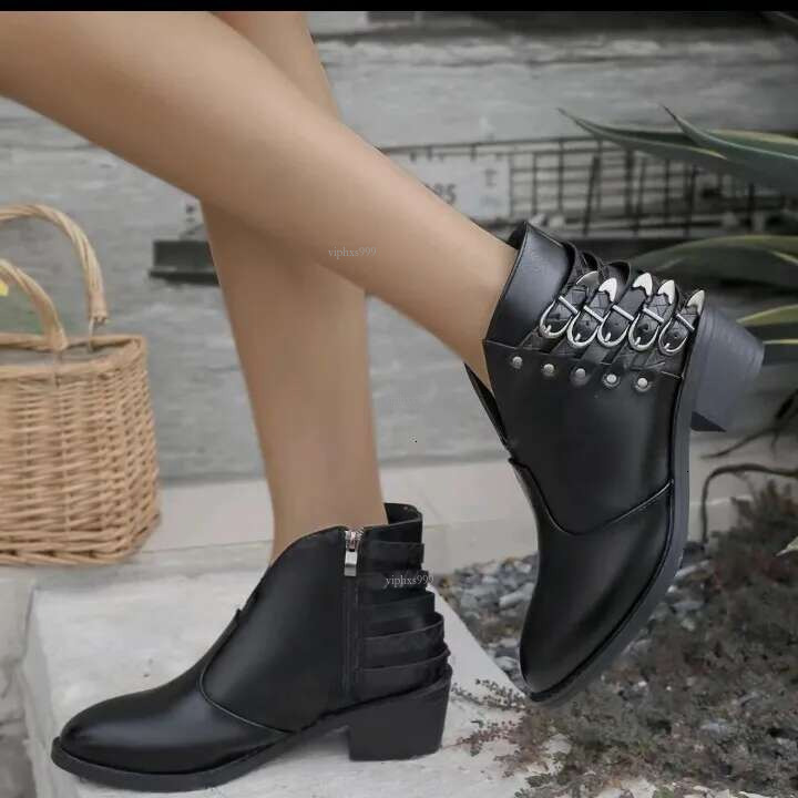 2025 New New Shoes With Rivets Five Belt Buckle High Top Shoes Designer Shoes Thick Root Women's Ankle Boot Sneakers