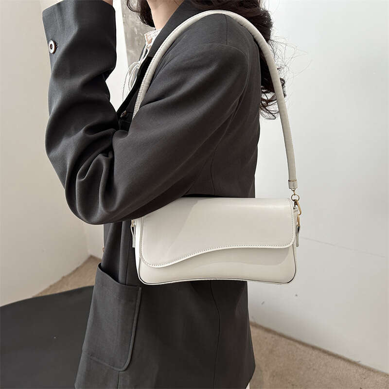 A niche single shoulder underarm for women, casual soft leather handbag, stylish and versatile crossbody bag