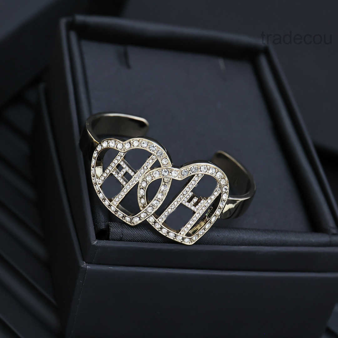 Luxury Bangle Bracelet Premium Diamond Pearl Fine Jewelry Classic Designer C women men Couple Charm Bracelets ccity ghgh564