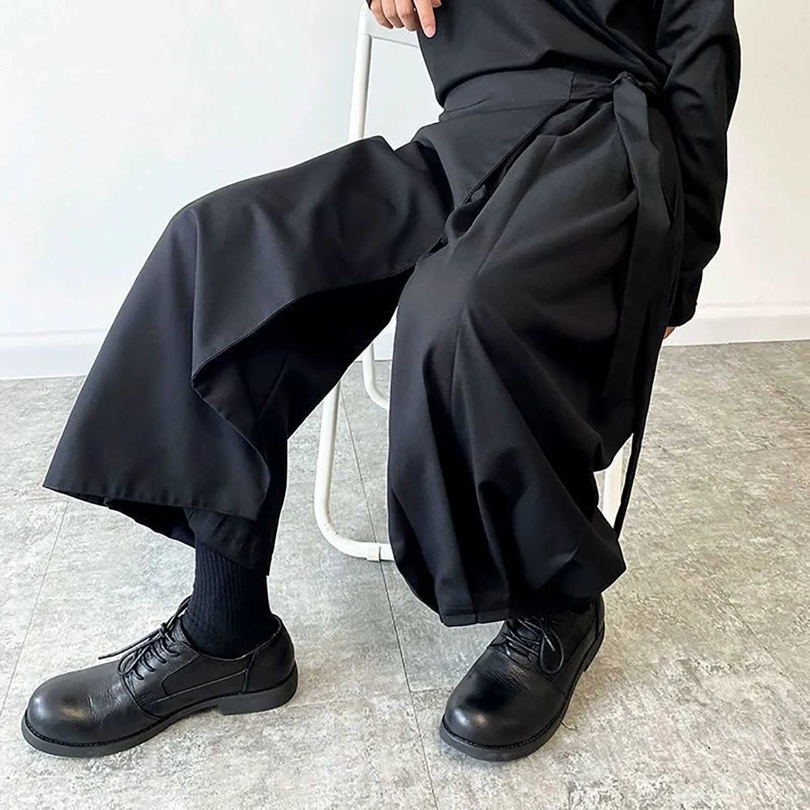 Retro dark style mens ski pants wide leg fashion bag Trouser Kendo Culottes solid color lace mens ski pants JapanXJ250412