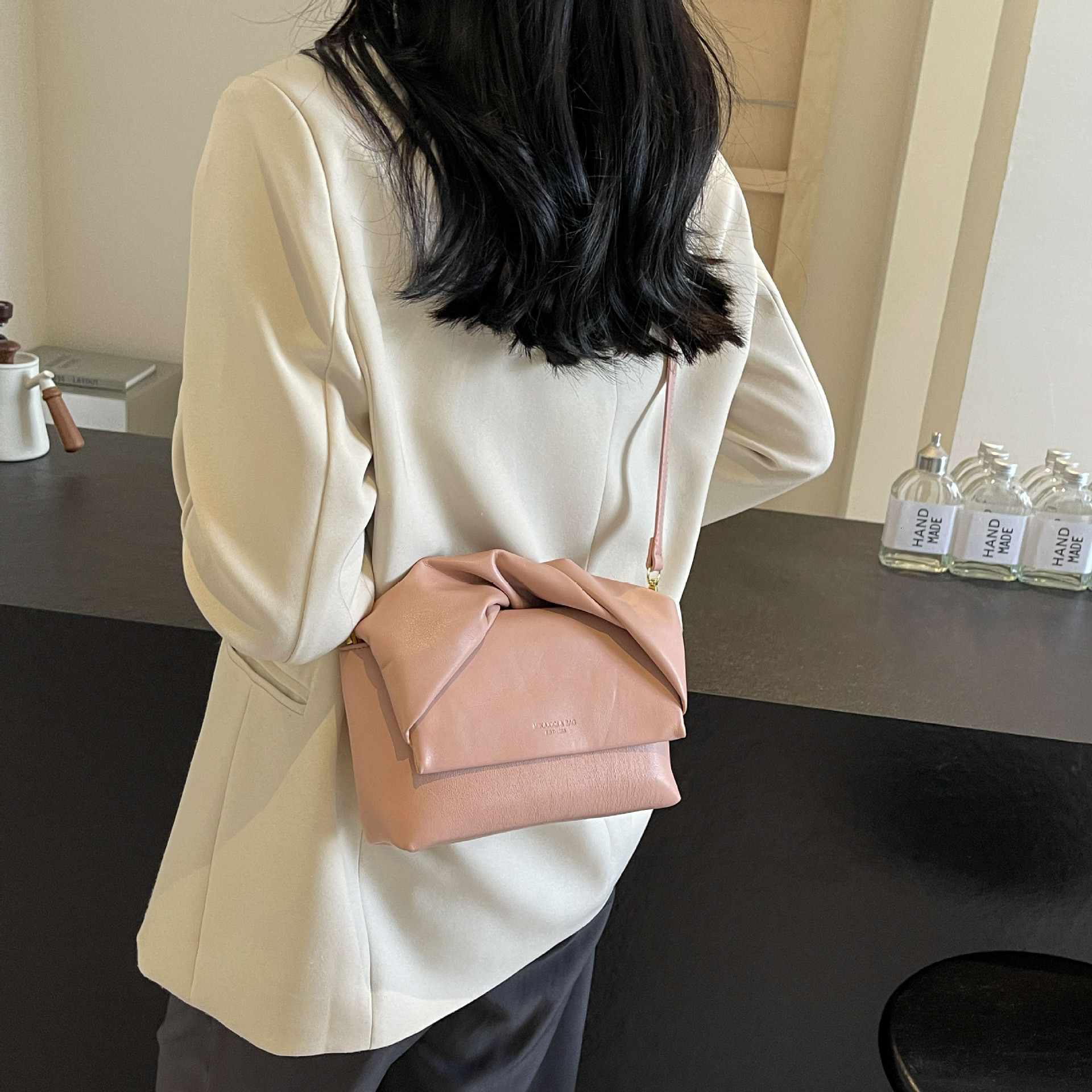 2025S Designer Women S Bag Fashionable Small Square Simple Atmospheric Texture Armpit Shoulder Bag Daily Pairing With Trendy And Niche Solid Color Cro