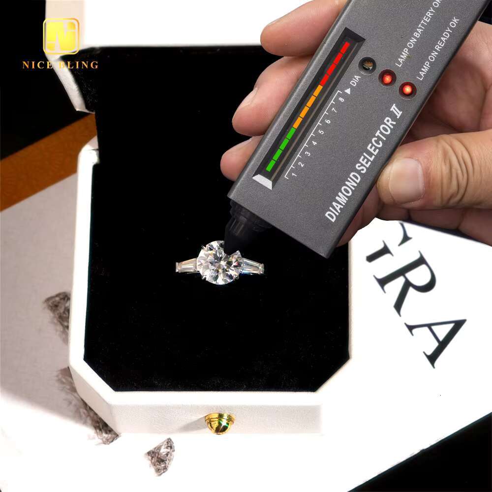 Trendy Jewelry Iced Out Diamond Wedding Rings Women 925 Silver 9mm Round Brilliant Cut Moissanite Engagement Ring for Women