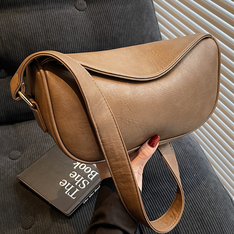 2025S Designer Women S Bag Large Capacity Dumpling Bun Fashion Texture Spring New Versatile Shoulder Korean Commuter Crossbody Bag