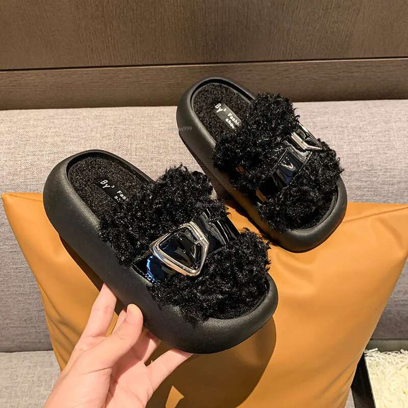 Thick Bottom Hairy Ladies Outdoor Wear 2025 New Designer Slippers Autumn And Winter Lamb Hair Network Red Fashion Home Cotton Women's Slippers