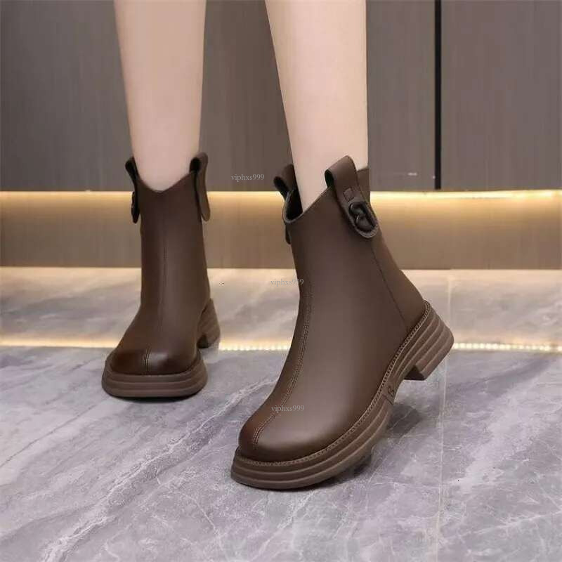 New Free Shipping Designer Shoes 2025 Autumn/winter Short Boots Women's British Rad Martin Stylish Flat Shoes