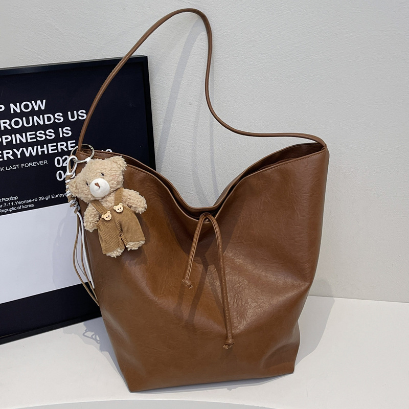 2025S Designer Women S Bag Handheld Tote For Women New Shoulder Bag Fashionable Large Capacity Premium Underarm Bag