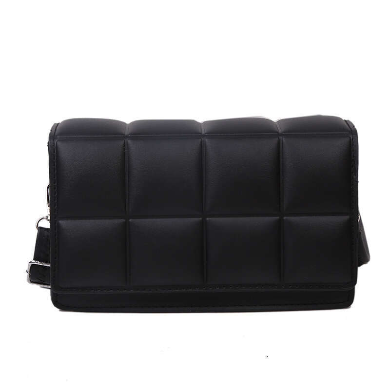 Western style master feeling large women's 2025 internet celebrity popular new small square handheld crossbody shoulder bag