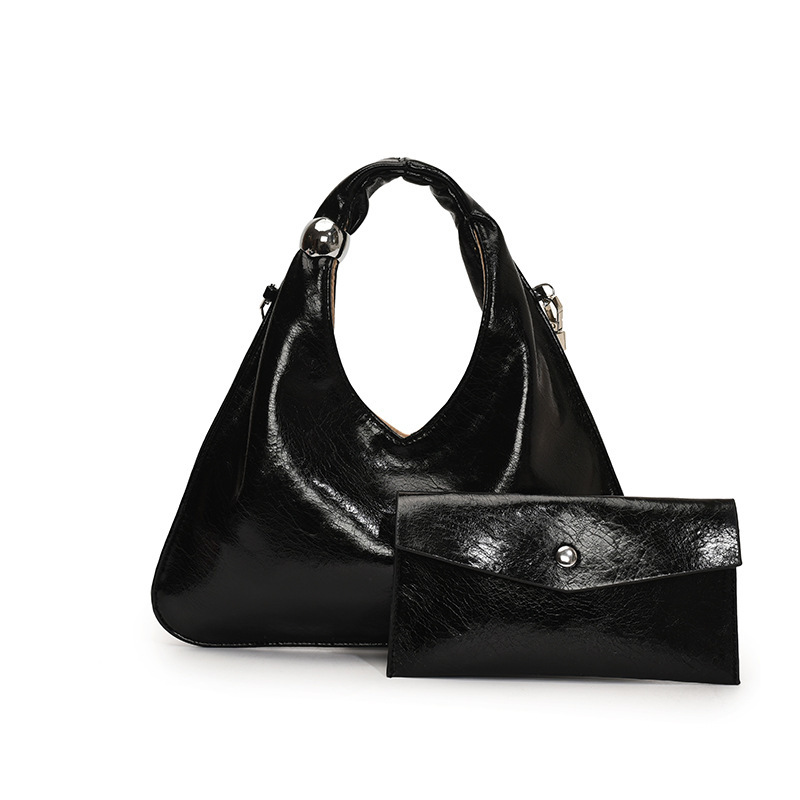 2025S Designer Women S Bag Large Capacity Underarm New Fashionable Chain Shoulder Crossbody Bag Commuting Handbag