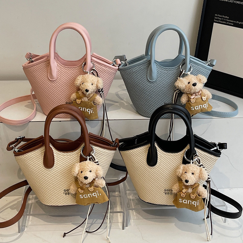2025S Designer Niche Design Single Shoulder Women S Spring And Summer Color Contrasting Crossbody Urban Minimalist Handheld High hot End Water Bucket 