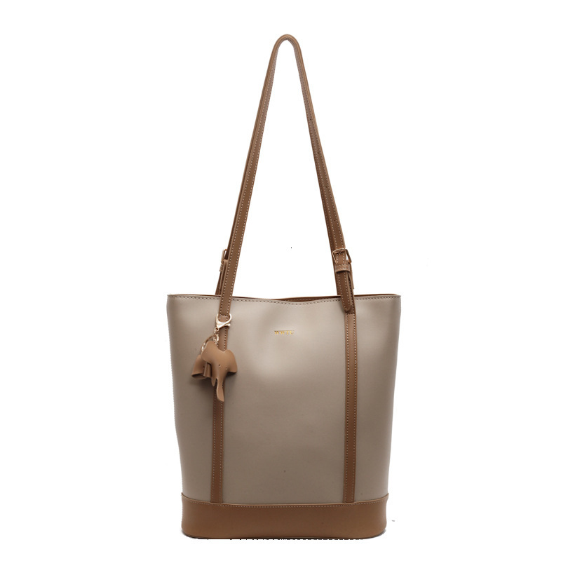 2025S Designer Women S Bag Water Bucket New Style Simple Contrasting Color Fashionable Women S Commuting High End Sense Large Capacity Shoulder Bag Fo