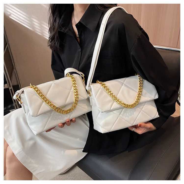 New WOMENS Bags Korean Version of the Lingge Chain Shoulder Bag Solid Color Messenger designer luxury Small Square Bag vip itaW251112