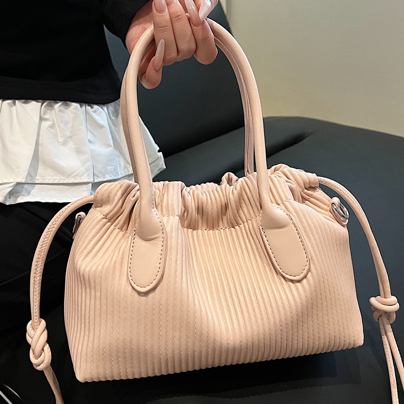 2025S Designer Women S Bag Small Niche Design Pleated Handbag Large Capacity Dumpling Trendy Western Style Shoulder Bag Daily Crossbody Commuting Wome