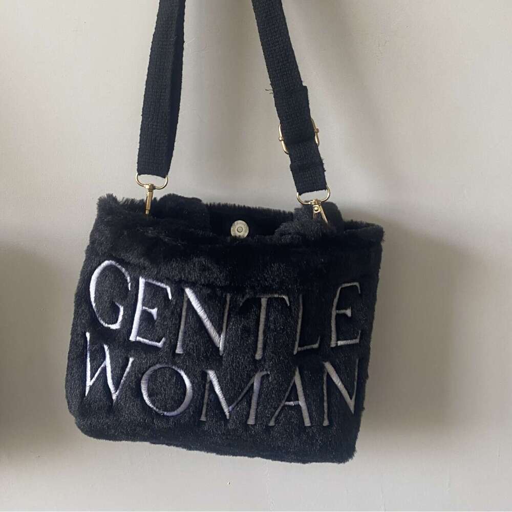 Thai niche design new letter fashion GW embroidered women's crossbody tote bag cute one shoulder plush
