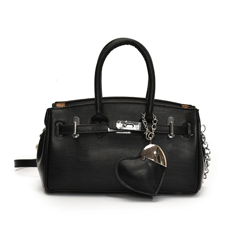 2025S Designer Women S Bag Large Capacity Shoulder Women S Pearl Chain Crossbody Bag Versatile For Work And Commuting Handbag