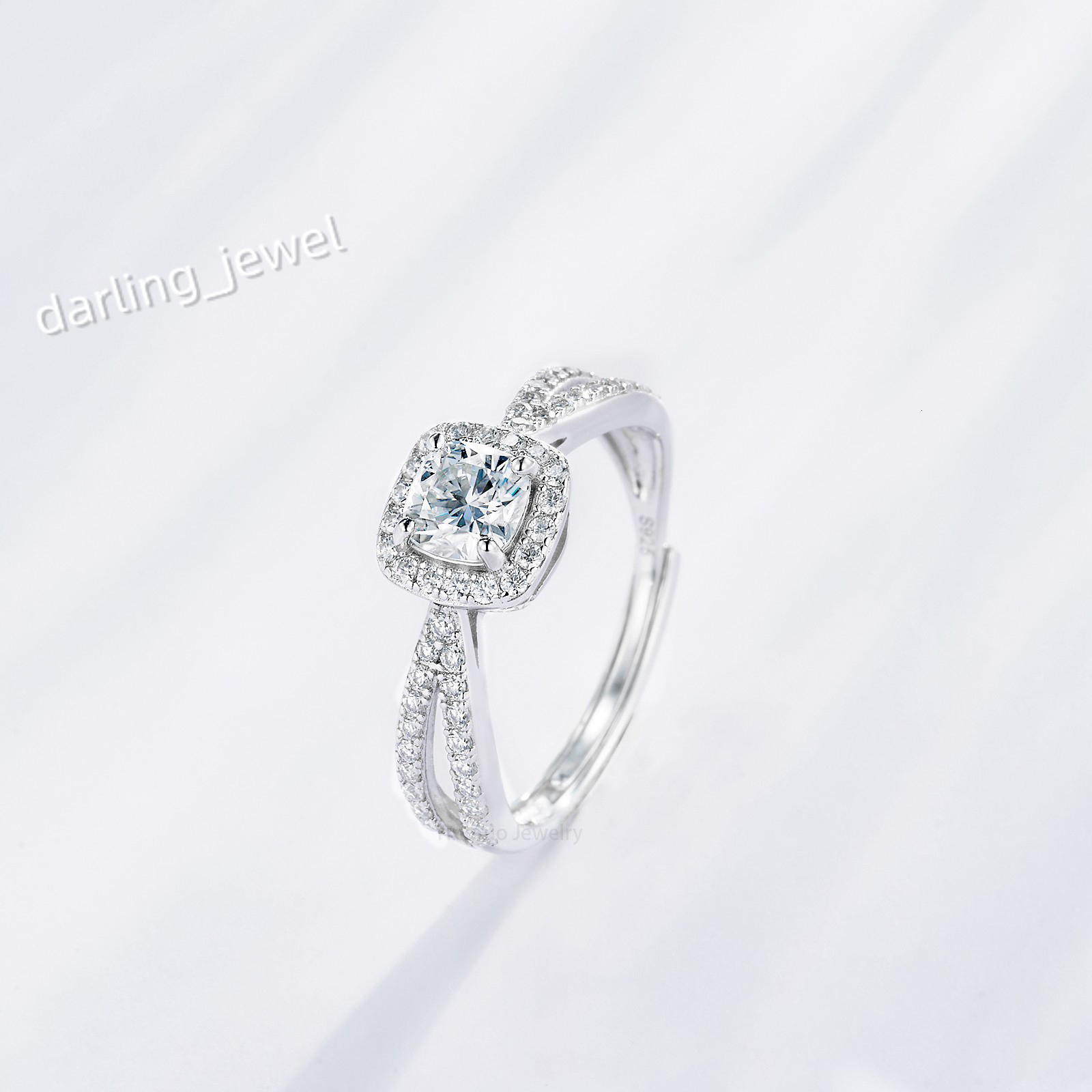 Wholesale Price Fancy Color Fashion Style Round Cut 18K Gold Solid 925 Sterling Silver Moissanite Ring