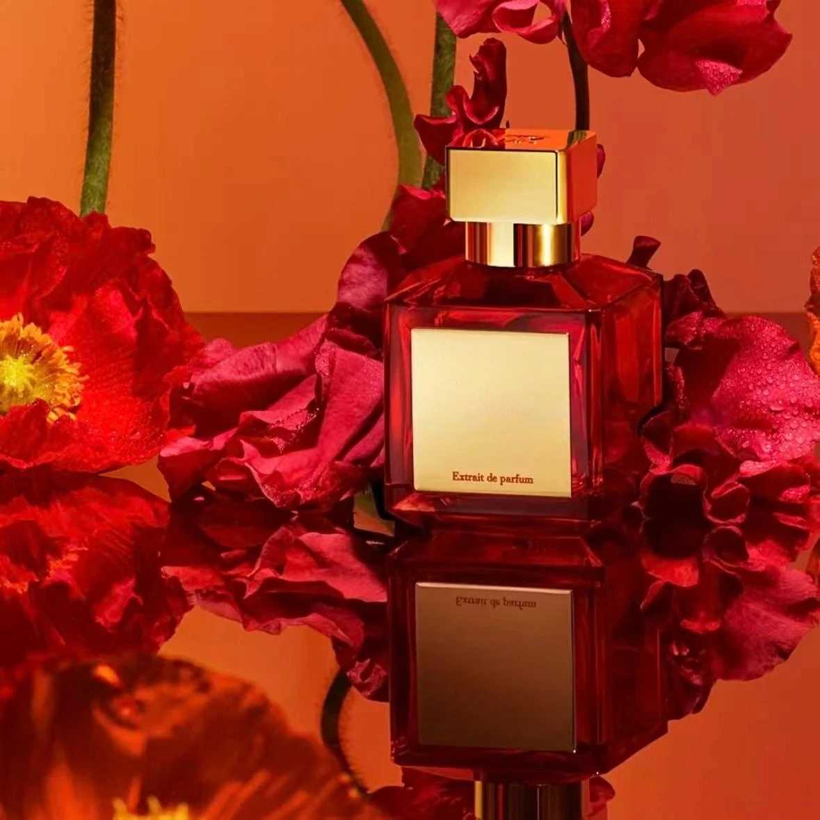 70ML High Quality Brand Perfume Fresh floral scent with luxurious woody notes Alluring Womens Body Spray Suitable for datingT251113