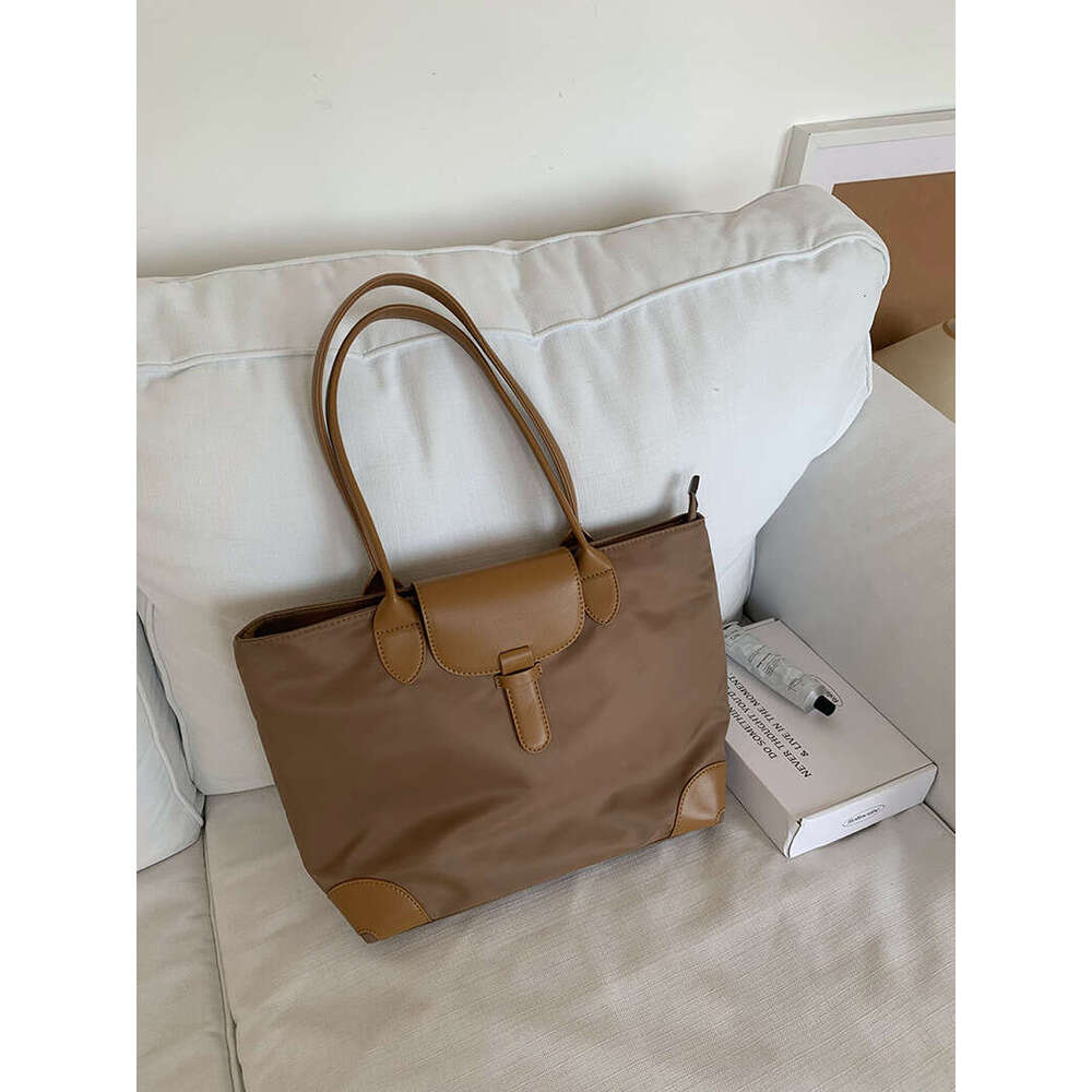 designer bag Large capacity for women 2025 new single shoulder commuting student class bag, nylon cloth versatile tote bag