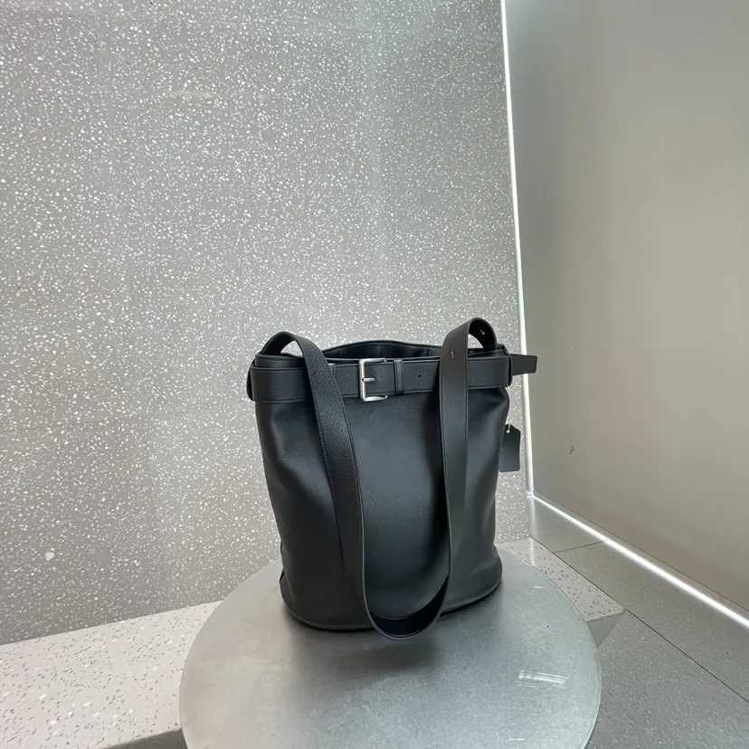 Leather belt buckle bucket hand-held single shoulder armpit bagW251112