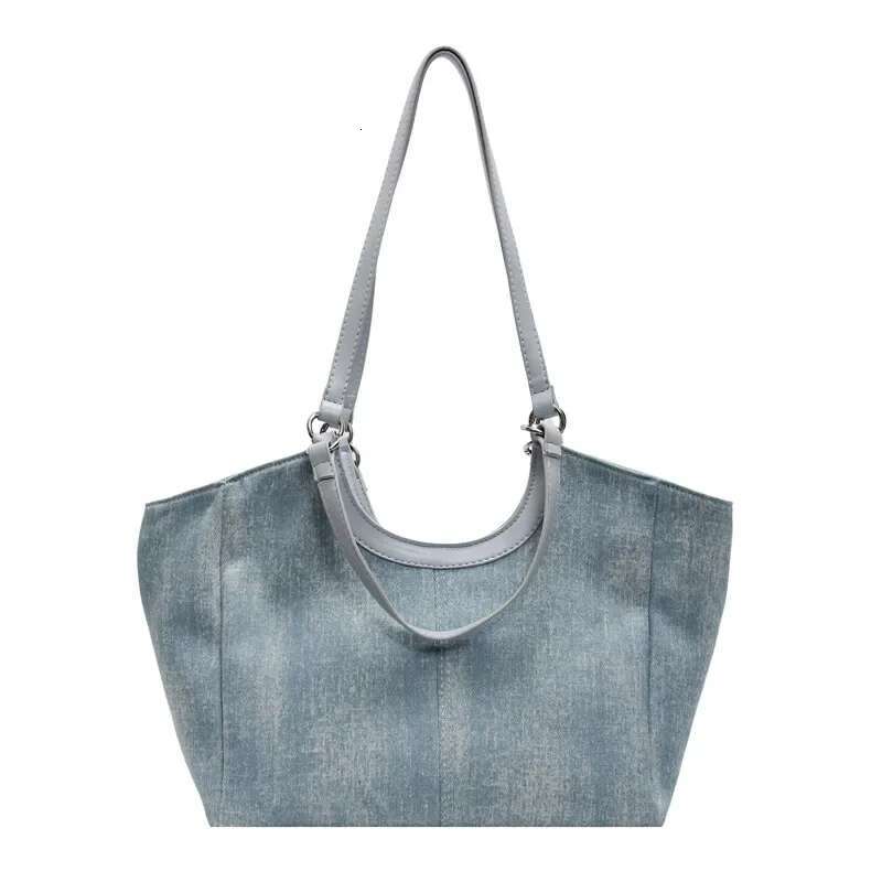 2025 New Large-Capacity Lightweight Hand Fashion Underarm Shoulder Travel Commuter Tote Women's Bag