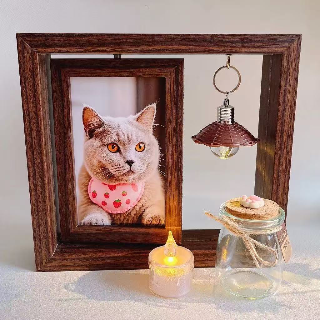 Customizable rotating pet photo frame for displaying pictures of cats and dogs, ideal for preserving fur and whiske as a keepsrsake or farewell mement