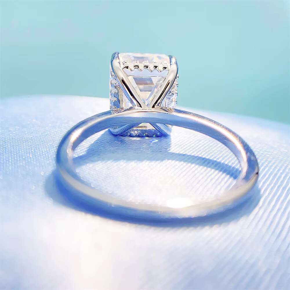 2024 New Emerald Cut VVS Moissanite Engagement Rings Dropshipping 925 Silver Wedding Ring for Women