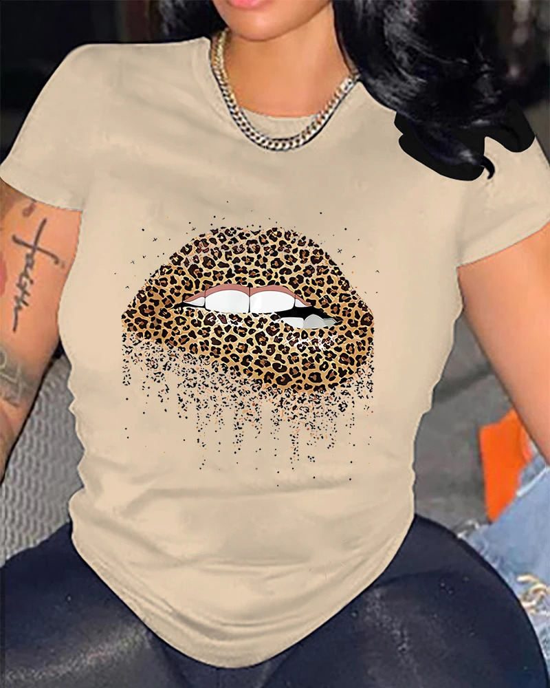 Plus Size Leopard Lips Graphic Tee shirt Valentines Day crew collar short sleeved casual daily top womens clothing 250410