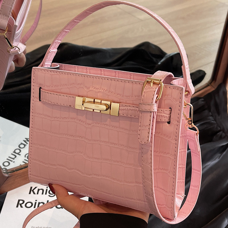 2025S Designer Women S Bag New Crossbody With High End Feel Crocodile Leather Women S Bag Trend Versatile Commuting Single Shoulder Handbag