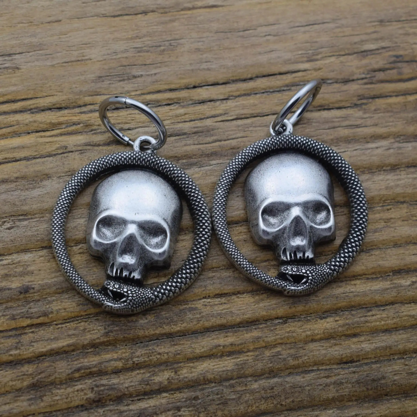 10pairs Enthusiasts of Infinite Snake and Skull Head Earrings Witch Jewelry Accessories Gothic Witch Pendant Mysterious n 250411