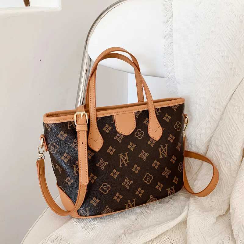 Women Tote Bag In High-Quality Leather Versatile Shoulder Bag For Ladies Popular Elegant Messenger HandbagsW251112