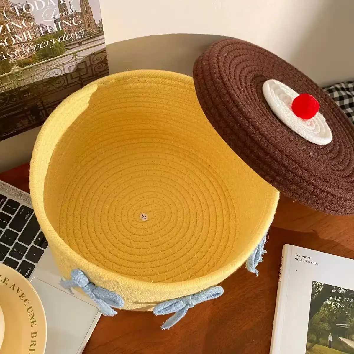 Cute Cotton Thread Weaving Storage Basket with Cover Dustproof Desktop Storage Basket Pendant Storage Box Childrens Toy Storage Y251112