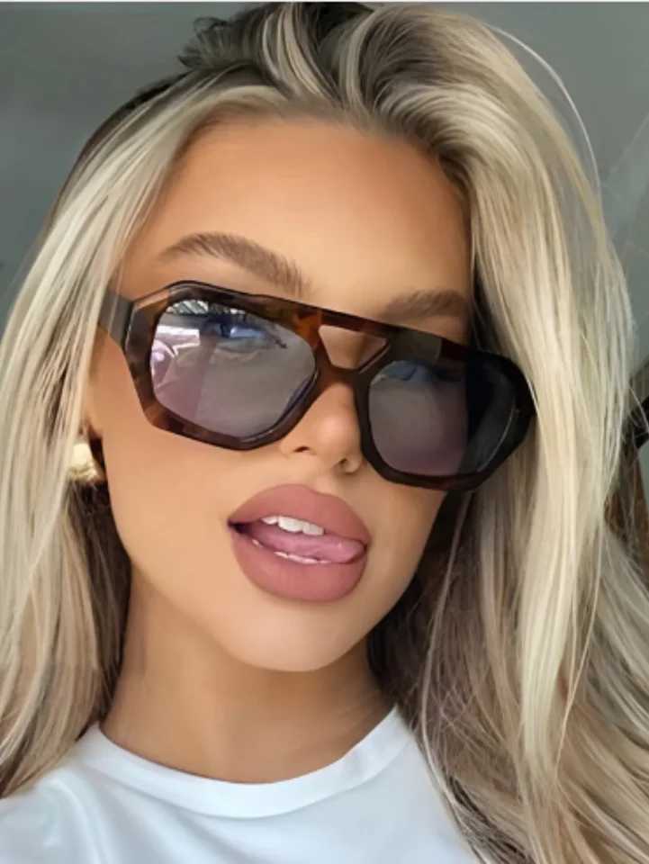 Cross Border European and American Double Beam Irregular Sunglasses 2023 New Retro Personzed Sunglasses Popular on the InternC250412