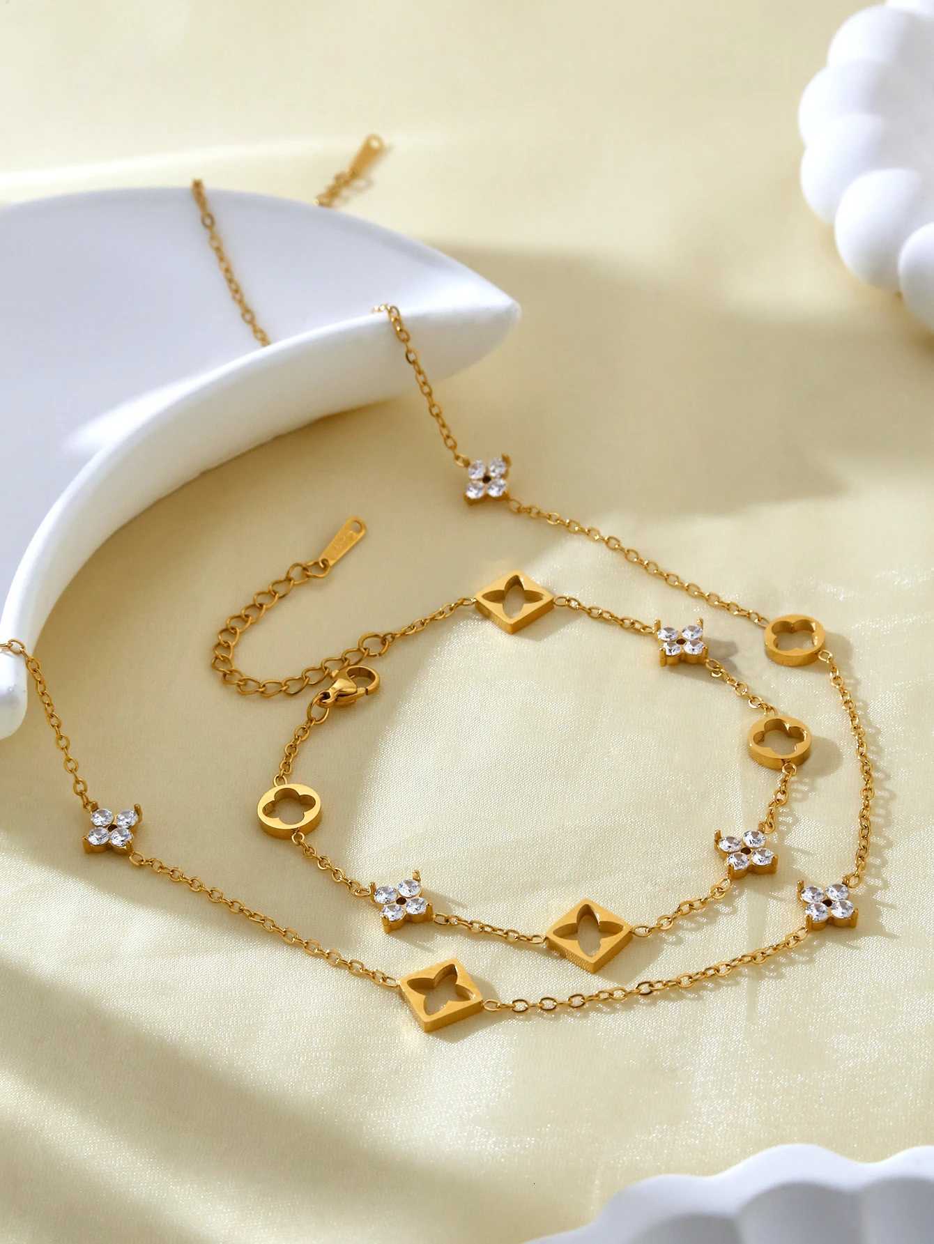Luxury Elegant Light Luxury Old Money Style High Feeling Stainless Steel Diamonds Hollowed Out Clover Flower Jewelry Set Y251112