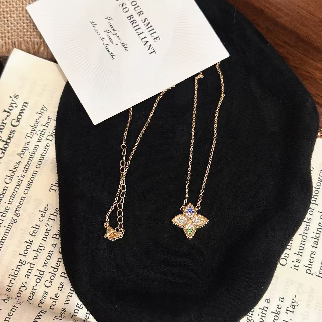 Alphabet Clover Pendant Necklace Luxury Designer Jewelry for Women